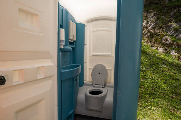 Best Restroom Trailer for Weddings  in Flatonia, TX